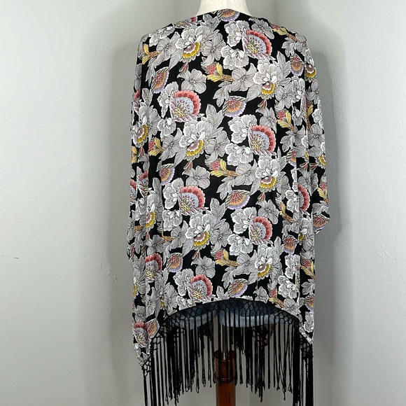 Forever 21 Black Floral Fringe Hem Kimono - Picture 3 of 5